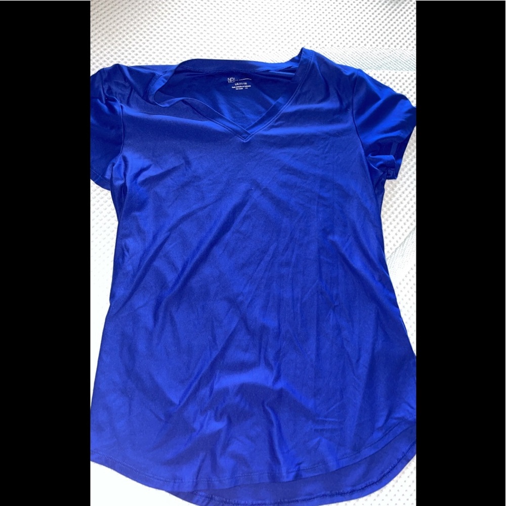 Deep blue v neck t-shirt.super soft and stretchy.